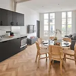 Le Marais Paris - 3 Bedrooms, 2 Bathrooms, 2Wc