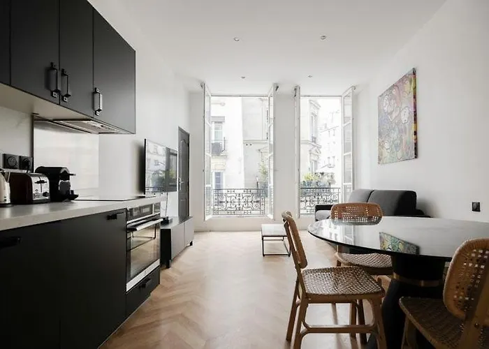 Le Marais Paris - 3 Bedrooms, 2 Bathrooms, 2Wc